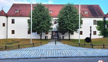 Deutschordenschloss - 92353 Postbauer-Heng