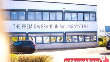 Q-railing Central Europe GmbH - 46446 Emmerich Am Rhein Q-railing Central Europe GmbH - 46446 Emmerich Am Rhein