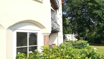 Romantische Ferienwohnung Schloss Hohen Niendorf - Bastorf
