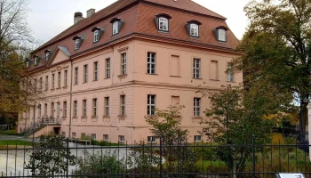Schloß Straupitz - Schule - 15913 Straupitz