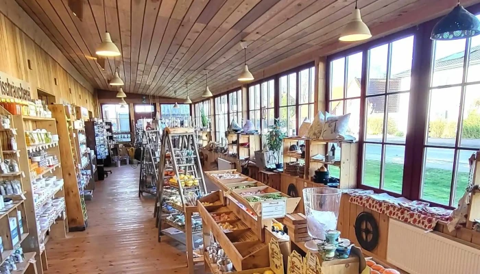 Alte Pommernkate -    Hof Cafe In Meiner Nahe - Rambin