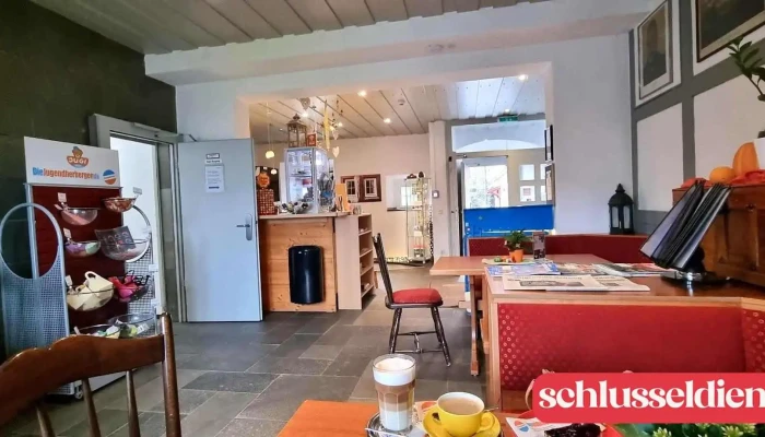 Biergarten in der Jugendherberge Burg Stahleck - 55422 Bacharach