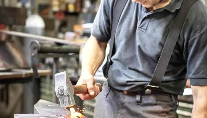 Dennis Kurzweil -    Kunstschmiede Metallgestaltung Vom Inhaber - Ofterdingen