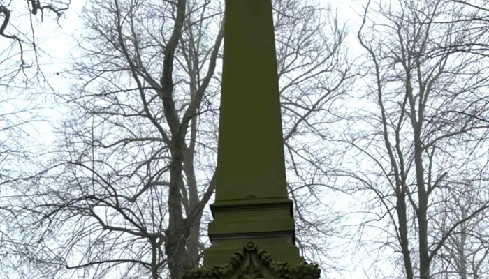 Friedrich Christoph Schlosser Denkmal - Jever