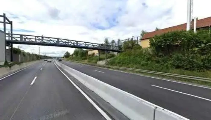 Glas Und Stahlkonstruktion Das Leben In Holzgerlingen Street View 360deg Fotos - Holzgerlingen
