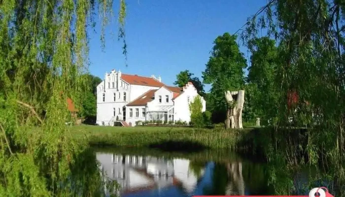 Gutshaus Gramkow -    Alina Klussendorf Alle - Hohenkirchen