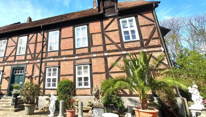 Kunstauktionshaus Schloss Ahlden Gmbh Videos - Ahlden (aller)