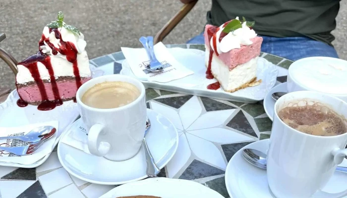 Ludwigsluster Schloss -  Cafe Bewertung - Ludwigslust