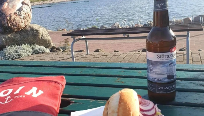 Parkplatz Am Hafen -  Jetzt Geoffnet - Glowe
