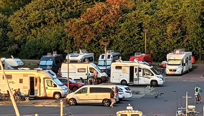 Parkplatz Am Hafen -  Parkplatz - Glowe