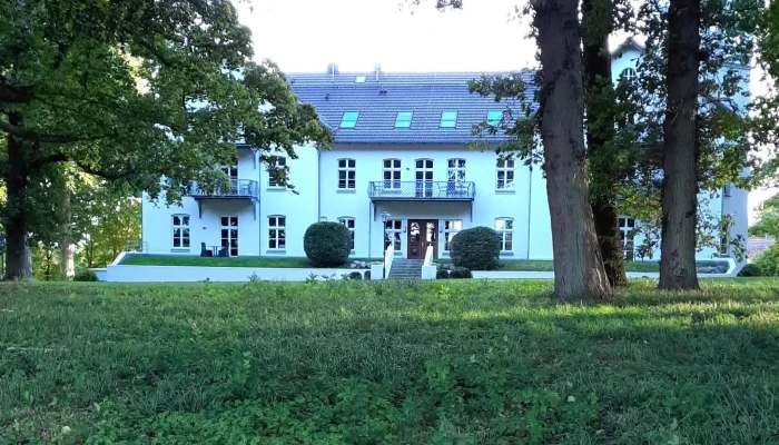 Romantische Ferienwohnung Schloss Hohen Niendorf -  Fotos - Bastorf