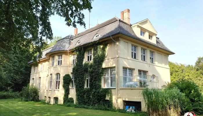 Schloss -  Alle - Biendorf