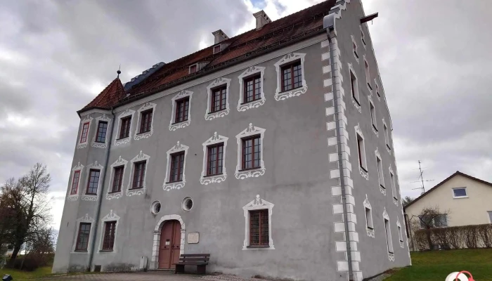 Schloss Ballmertshofen Alle - Dischingen