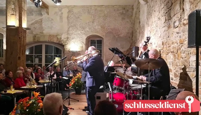 Schloss Kongen Videos - Köngen