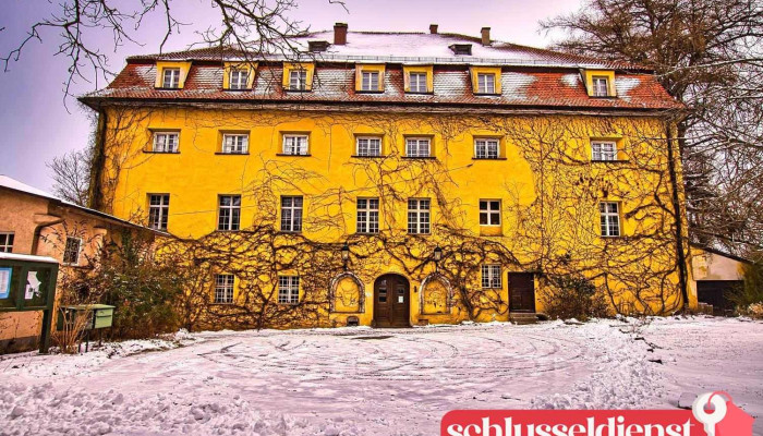 Schloss Wiesenfelden - Straubinger Str. 5